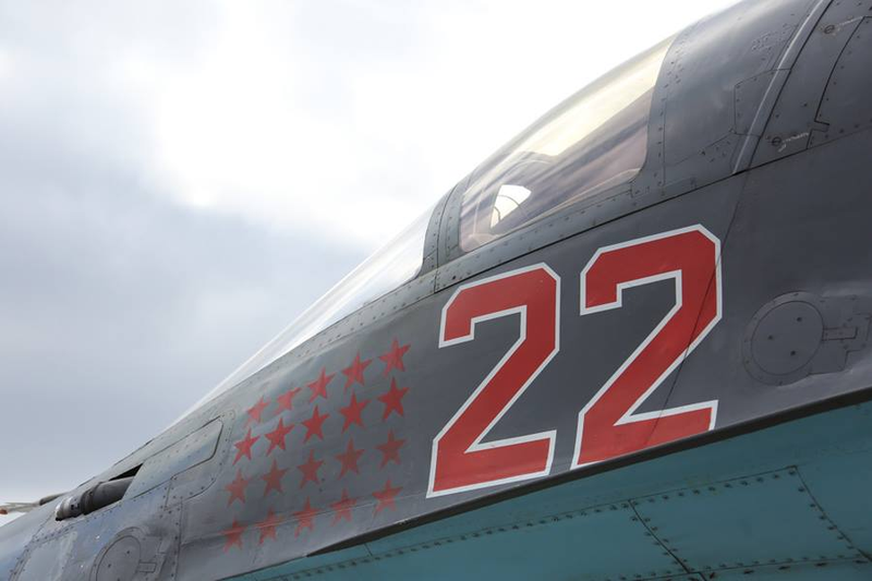 Illustration for article titled Watch The Kremlin's Warplanes Hightail It Out Of Syria And Back To Mother Russia